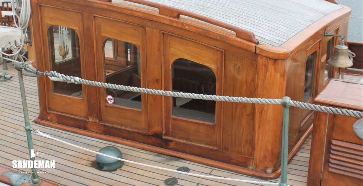 Deck house starboard