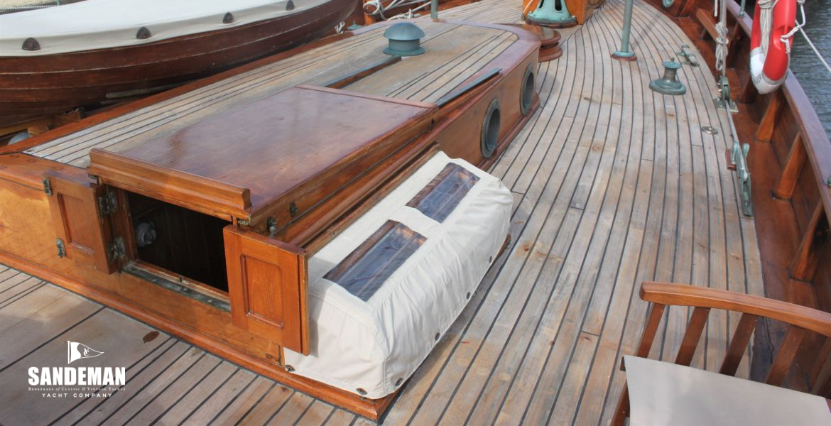 Aft trunk cabin