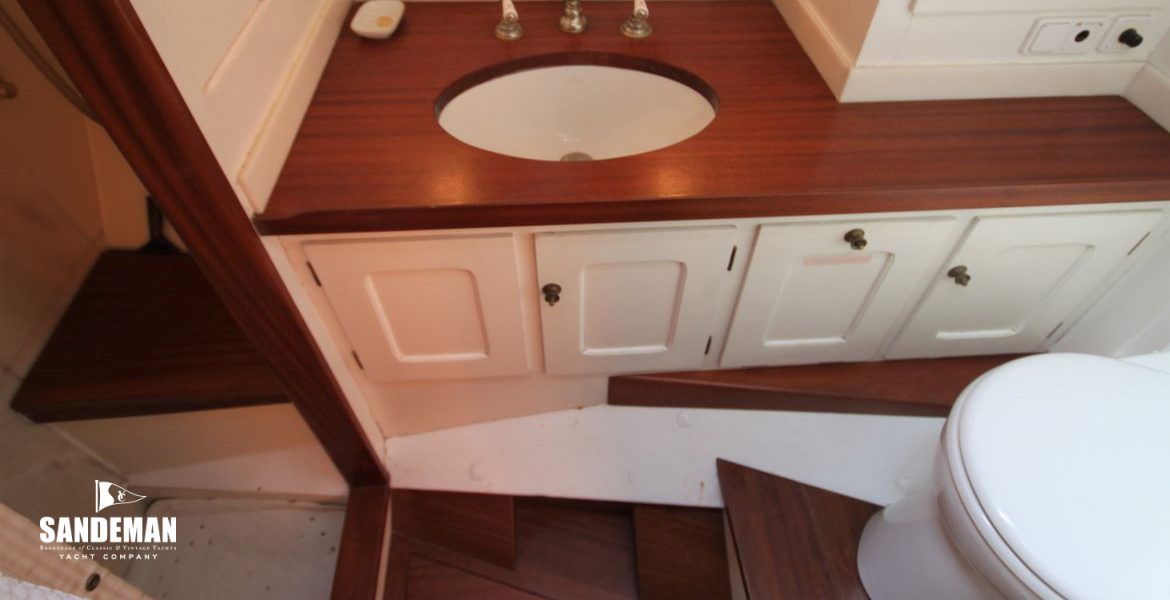 Head to starboard
