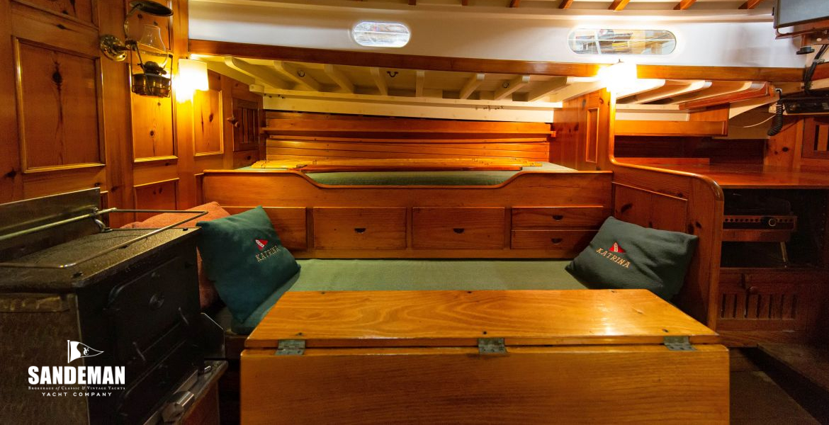 Saloon and galley v to stbd