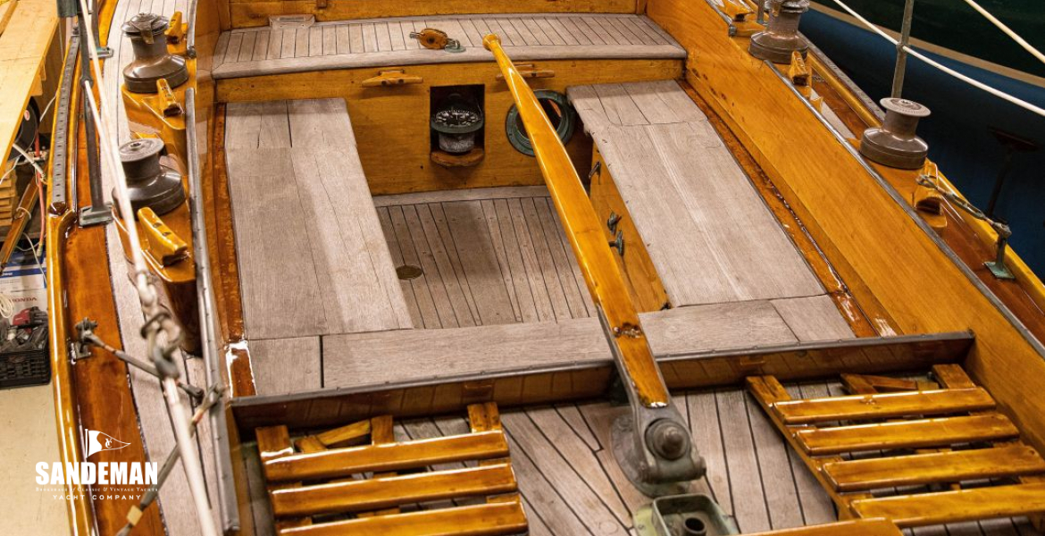 V fwd from aft deck