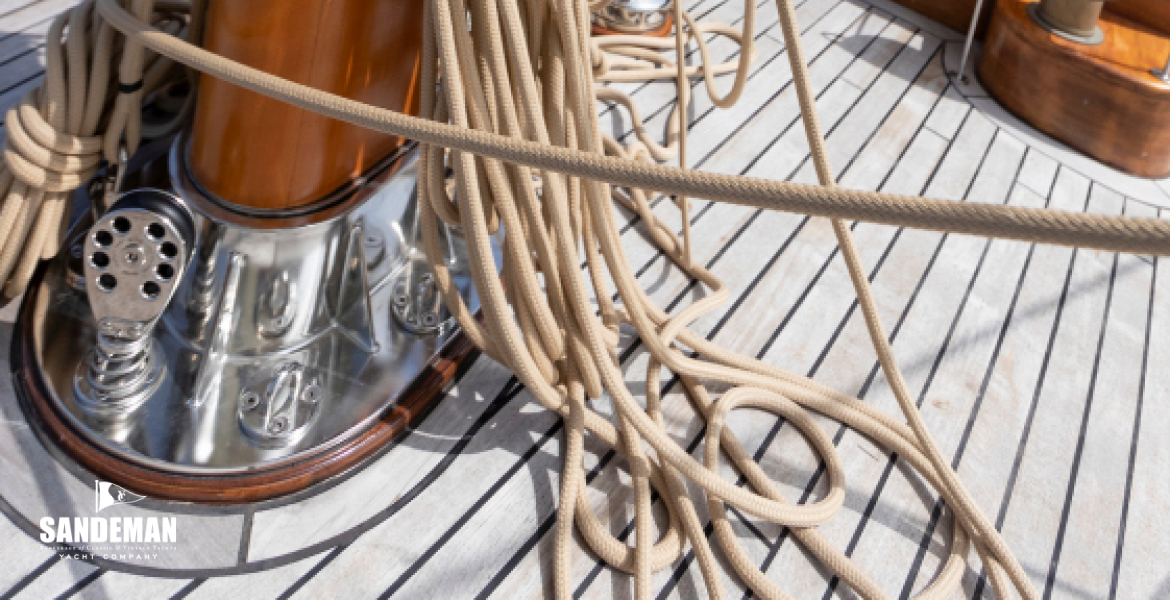Mast v aft