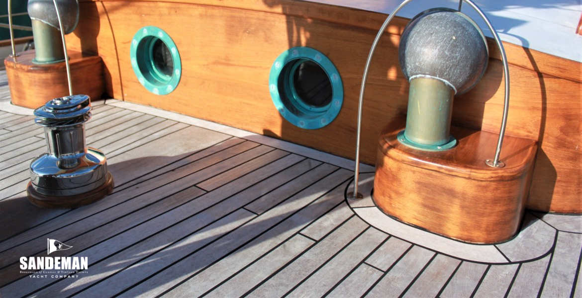 Trunk cabin fwd v aft