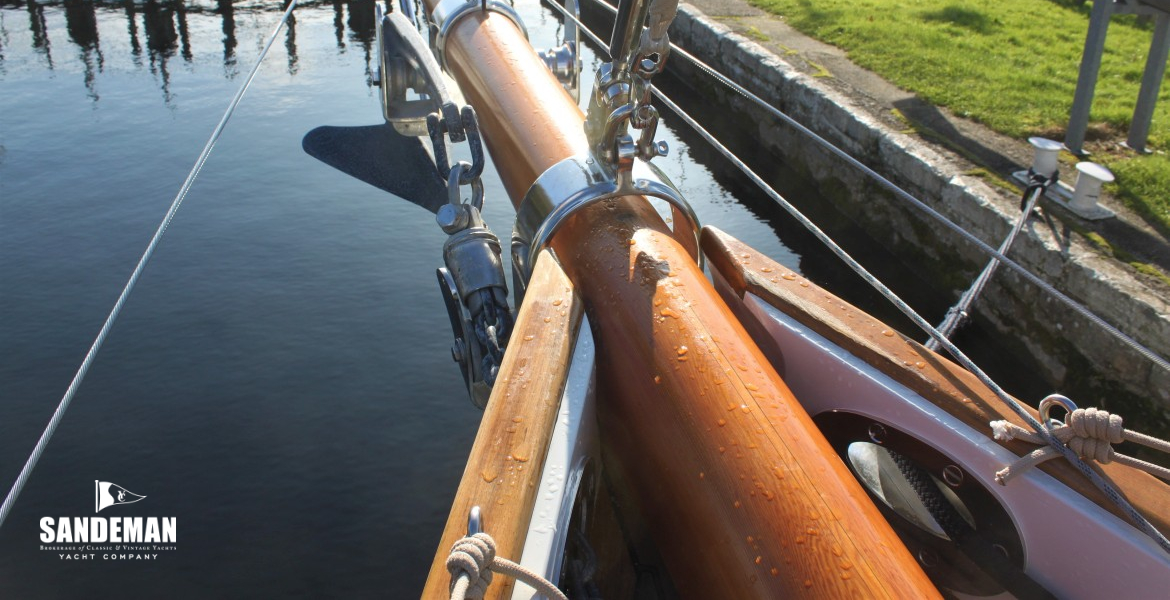 Stemhead and bowsprit details