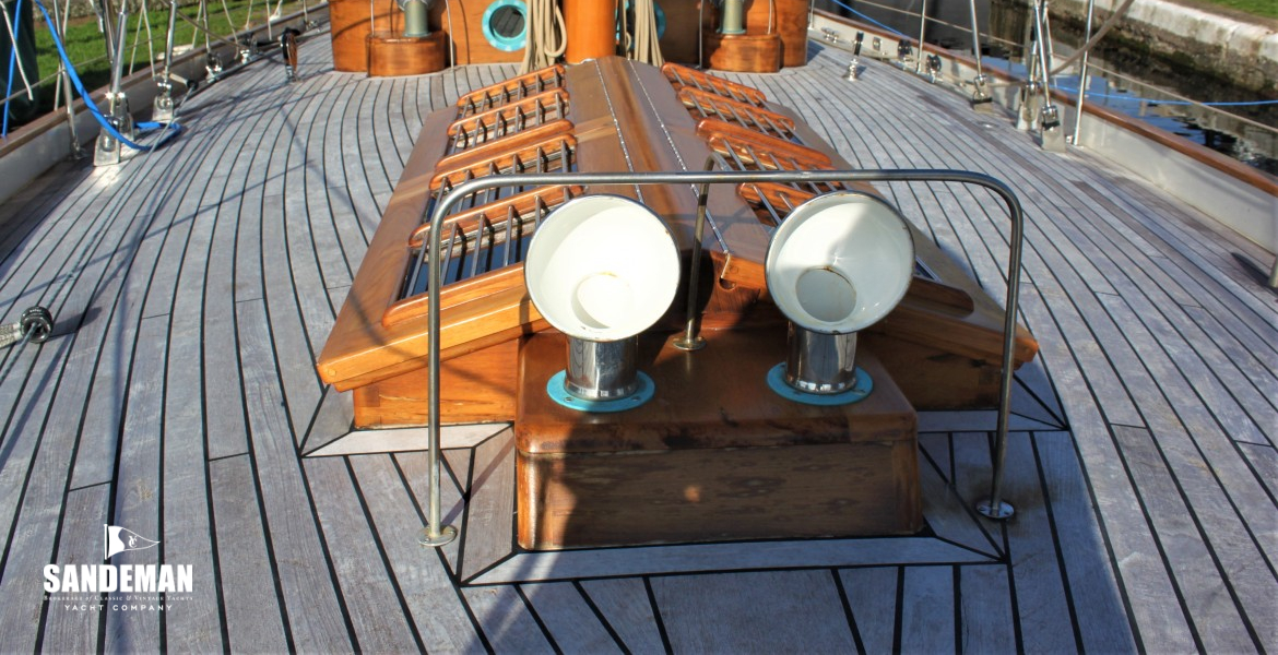 Foredeck v aft
