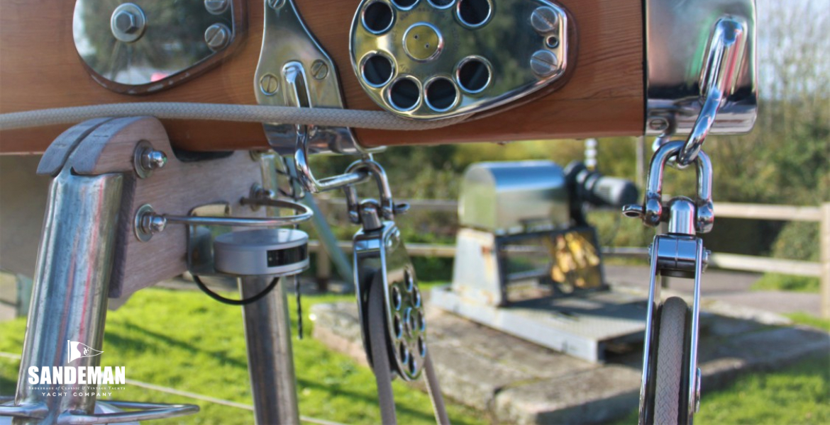 Boom end and gallows detail