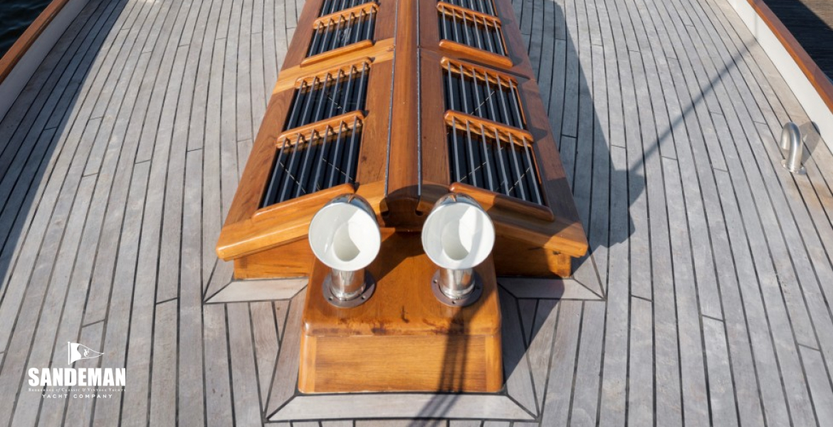 Foredeck v aft