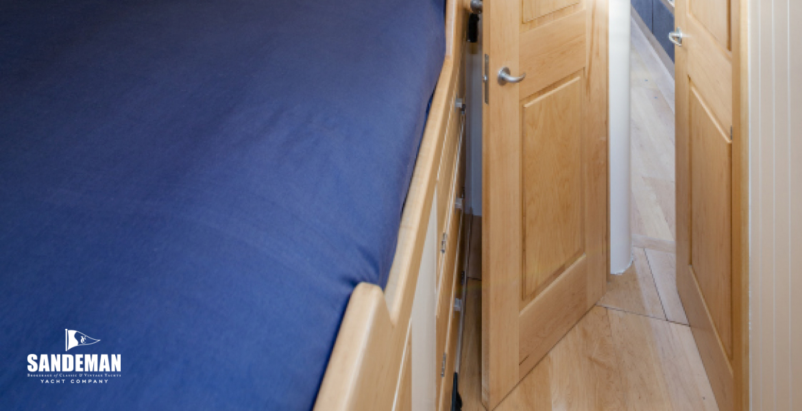 Owner's cabin double berth v aft