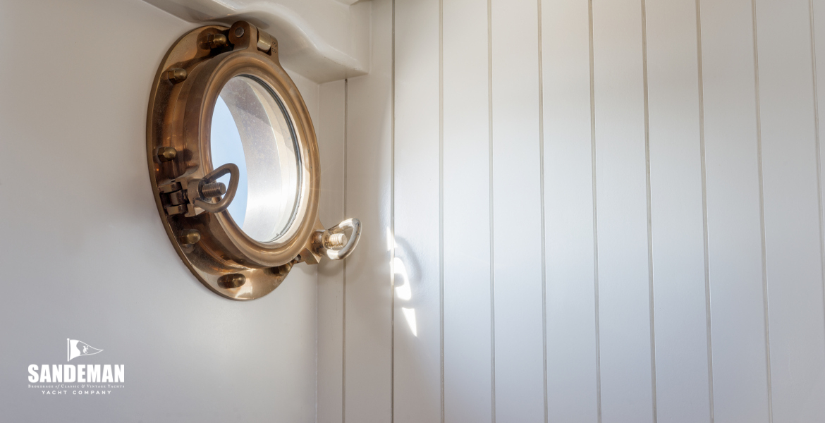 Saloon portlight