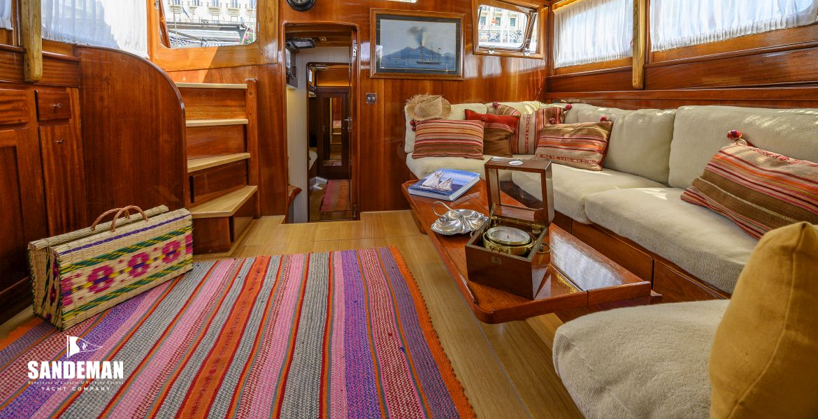 DECKHOUSE V AFT
