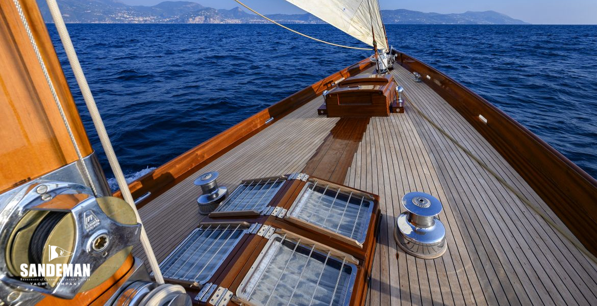 MAST TO FOREDECK