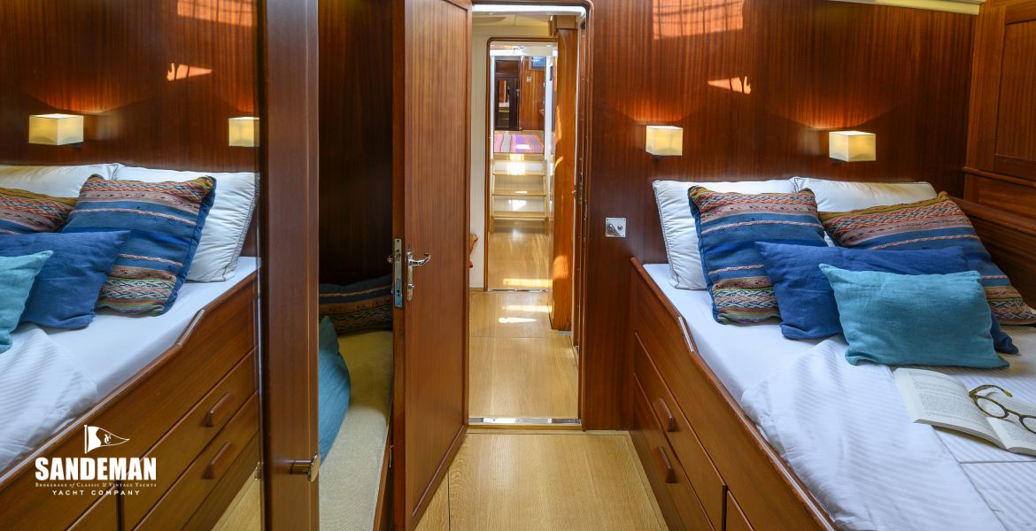 FWD DOUBLE GUEST CABIN V AFT