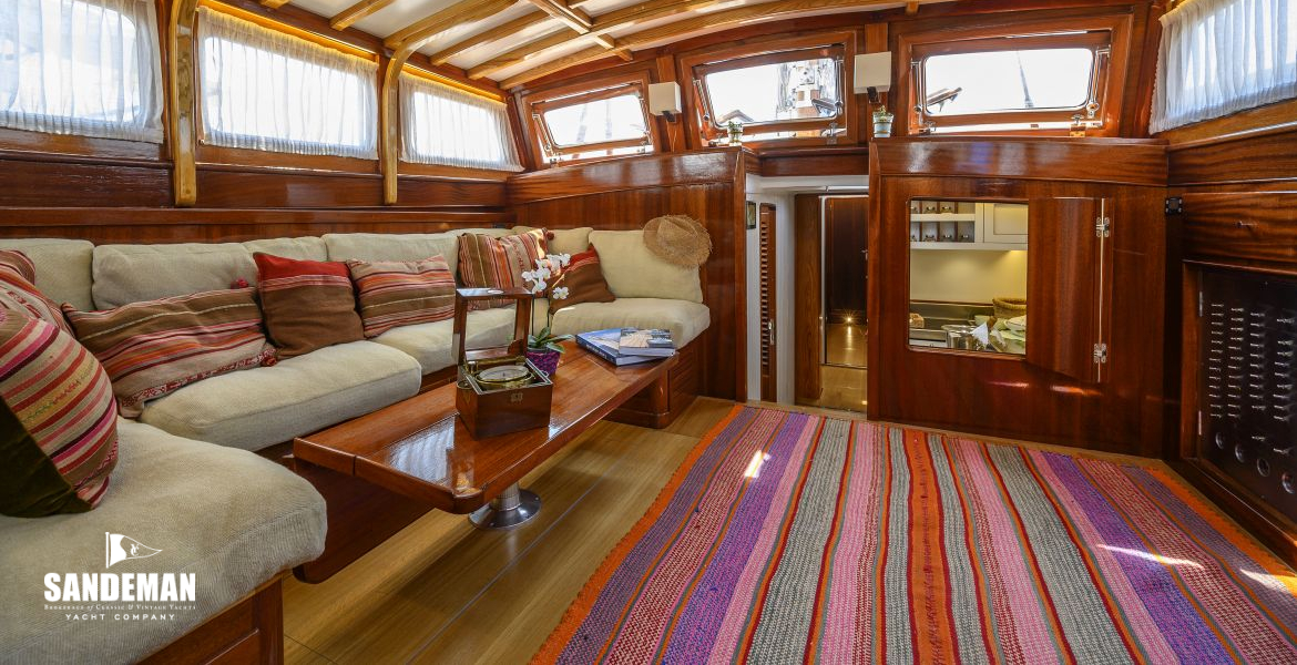 DECKSALOON V FWD