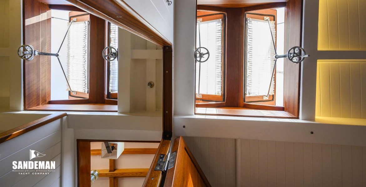SKYLIGHTS FWD OT DECKHOUSE