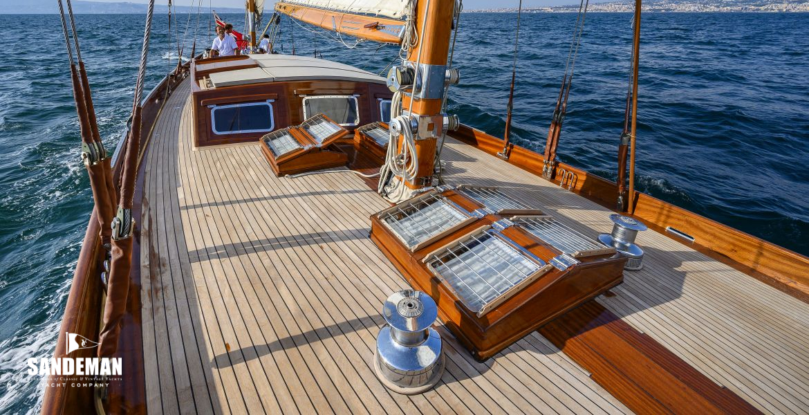 MID DECK V AFT
