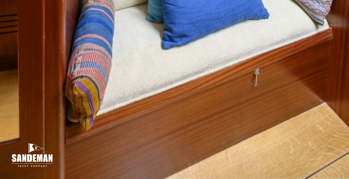 FWD DOUBLE GUEST CABIN BANQUETTE