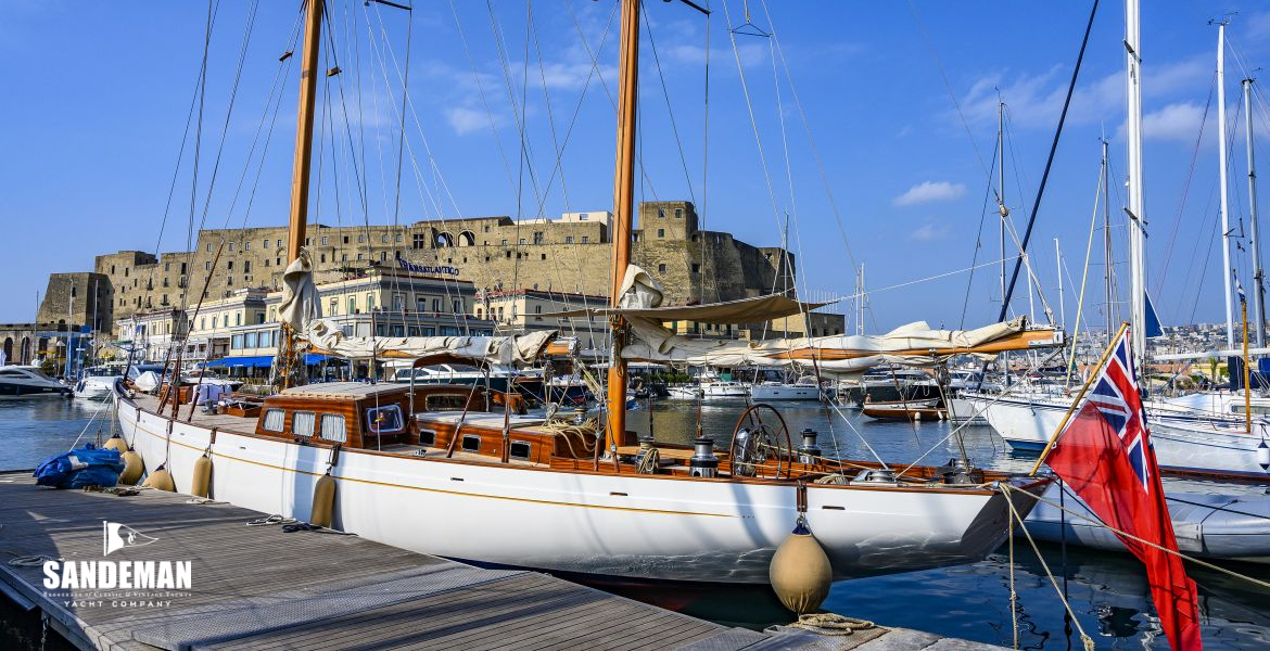 ALONGSIDE PORT QTR