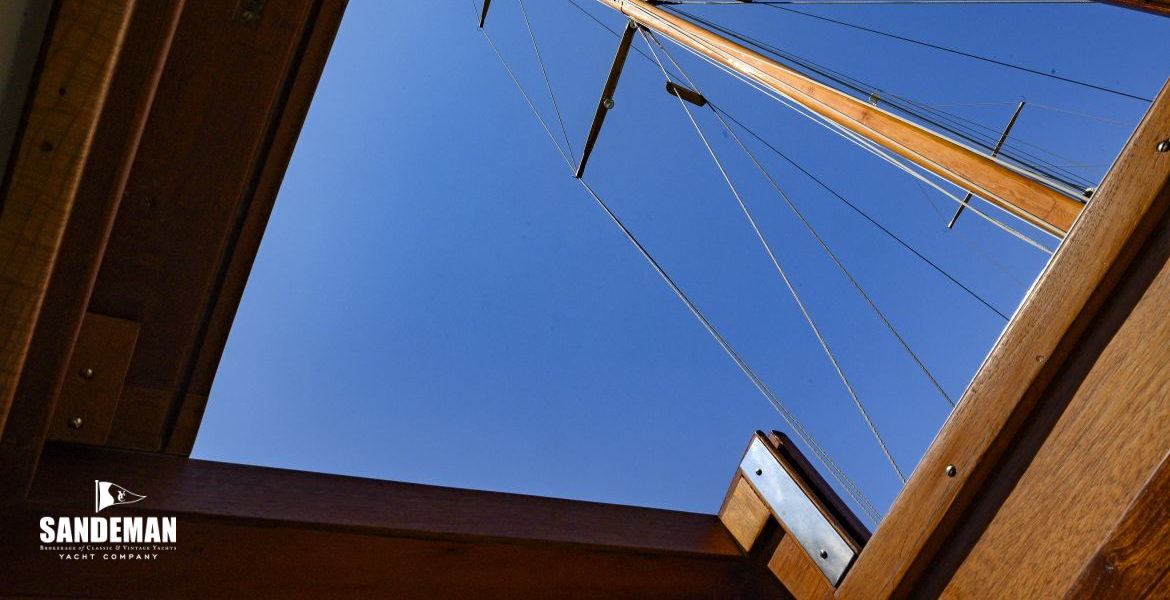 FOREHATCH V AFT TO MAST