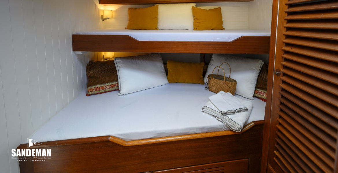 2 BERTH GUEST CABIN TO PORT