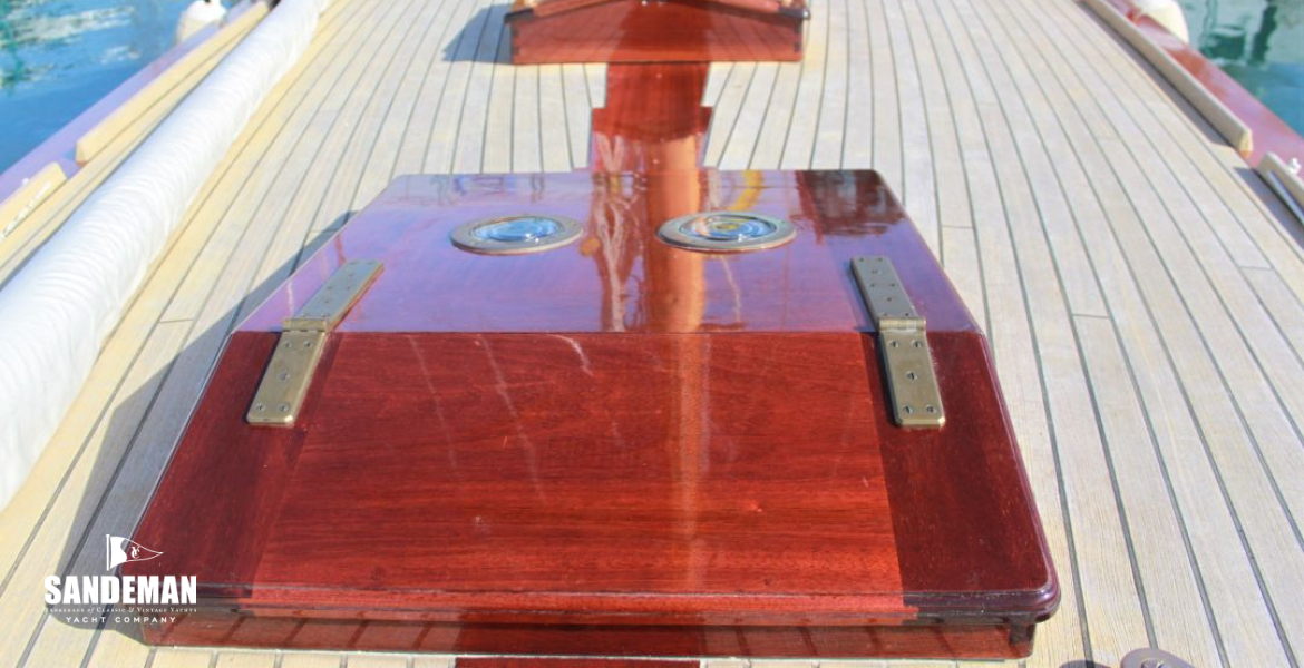 Foredeck v aft