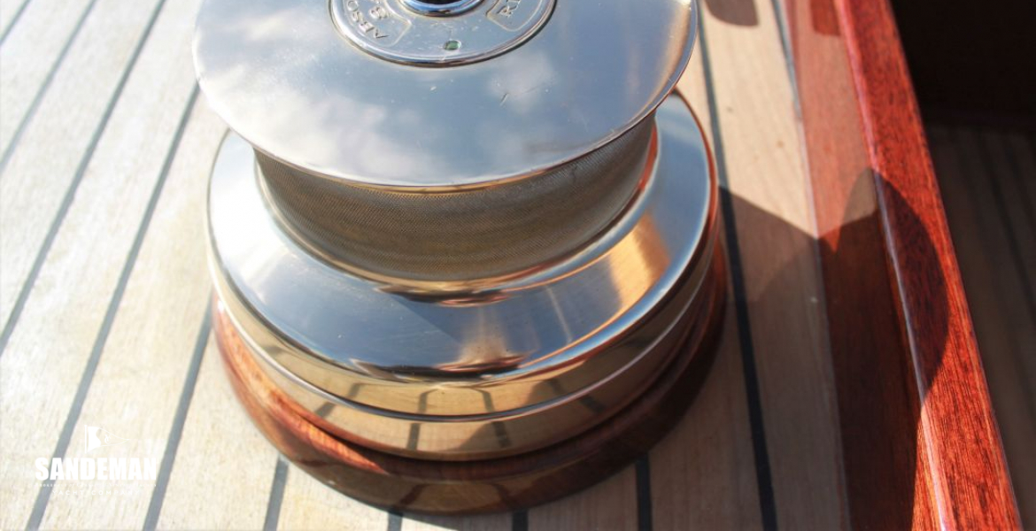 Secondary sheet winch