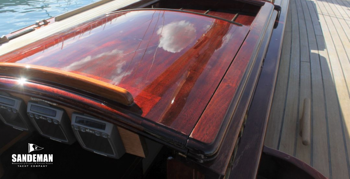 Companionway hatch v fwd