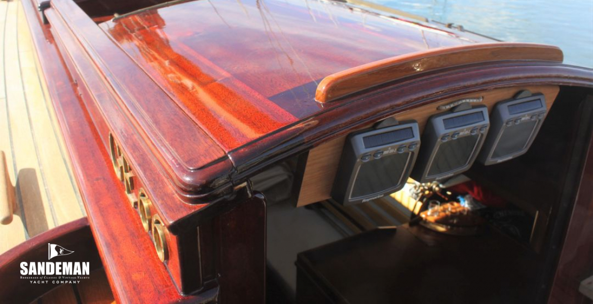 Companionway hatch & instruments