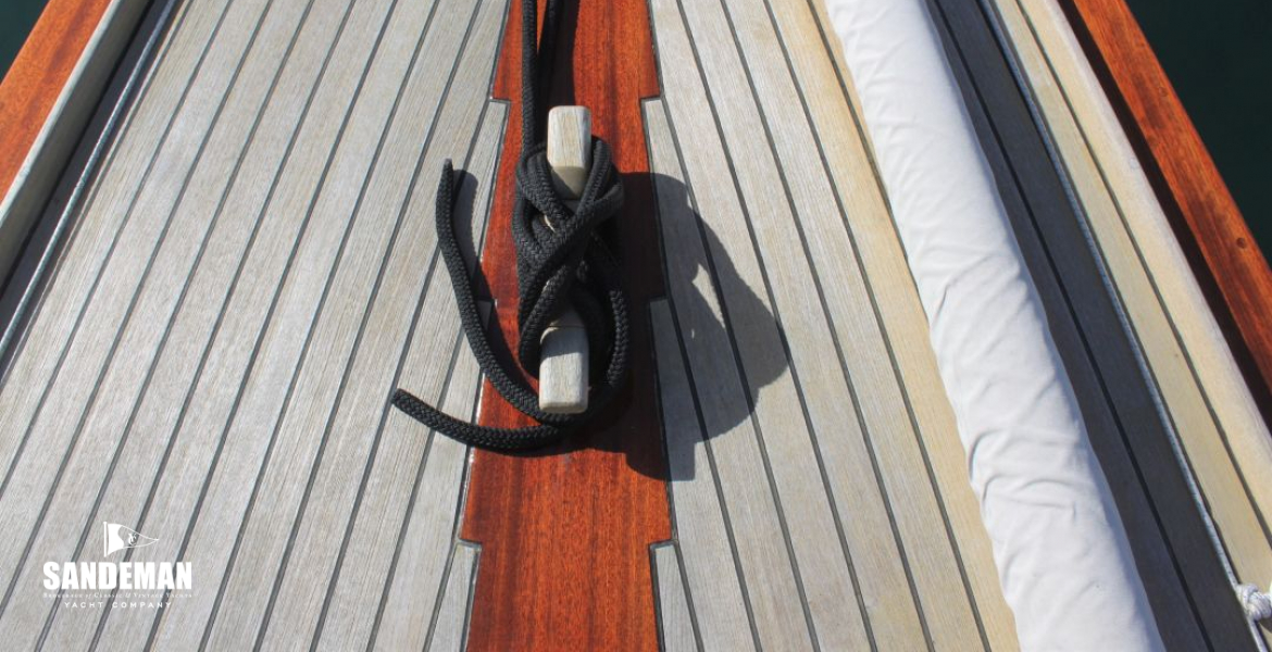 Fwd mooring cleat