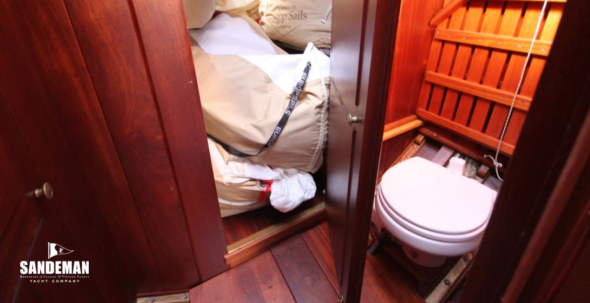WC Compartment v to forepeak