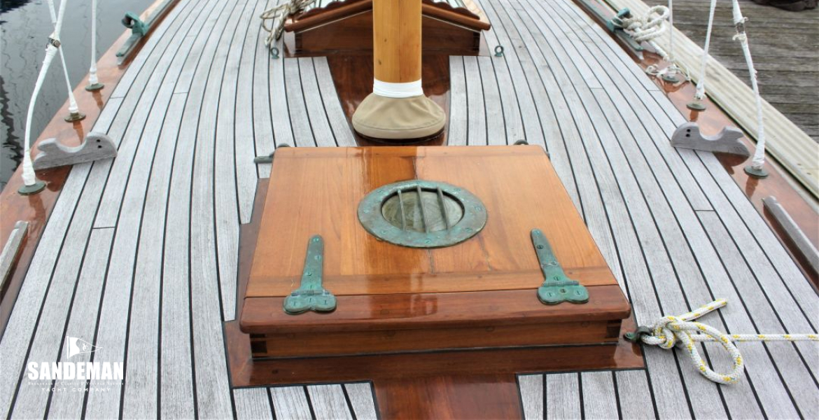 Foredeck v aft