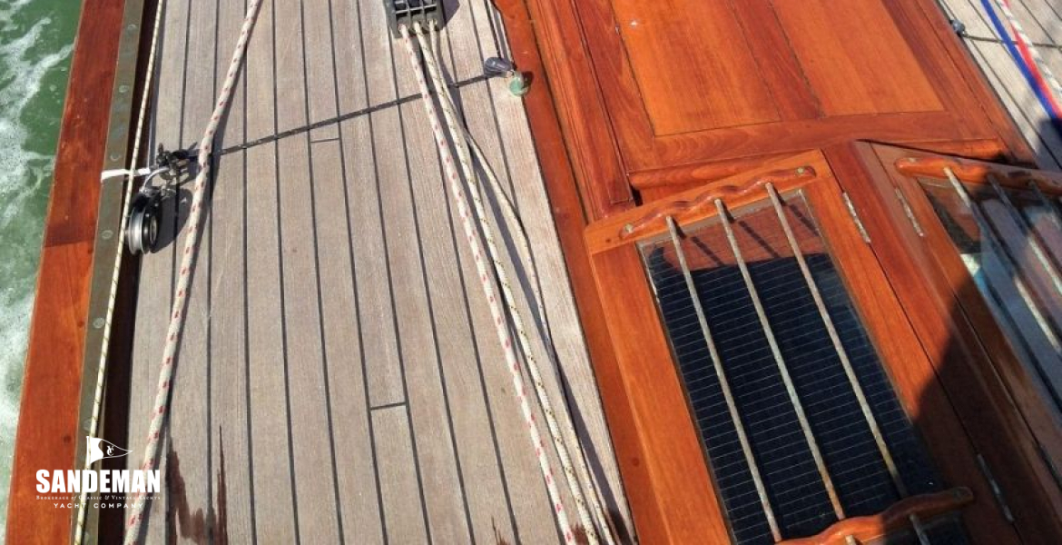 Cockpit sailing