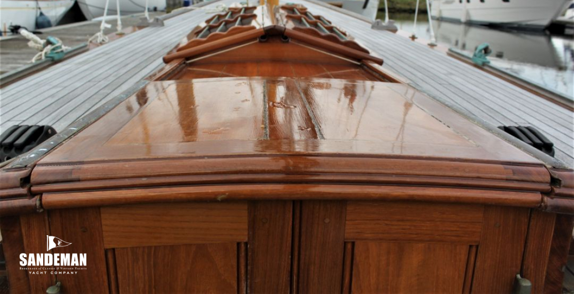 Companionway v fwd