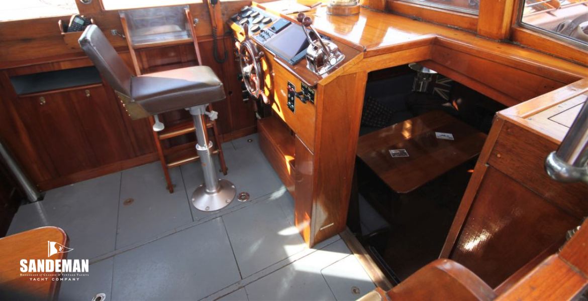 Wheelhouse view to port