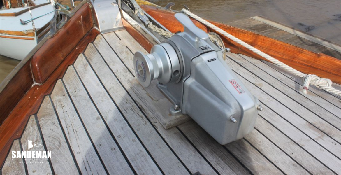 Windlass and stemhead