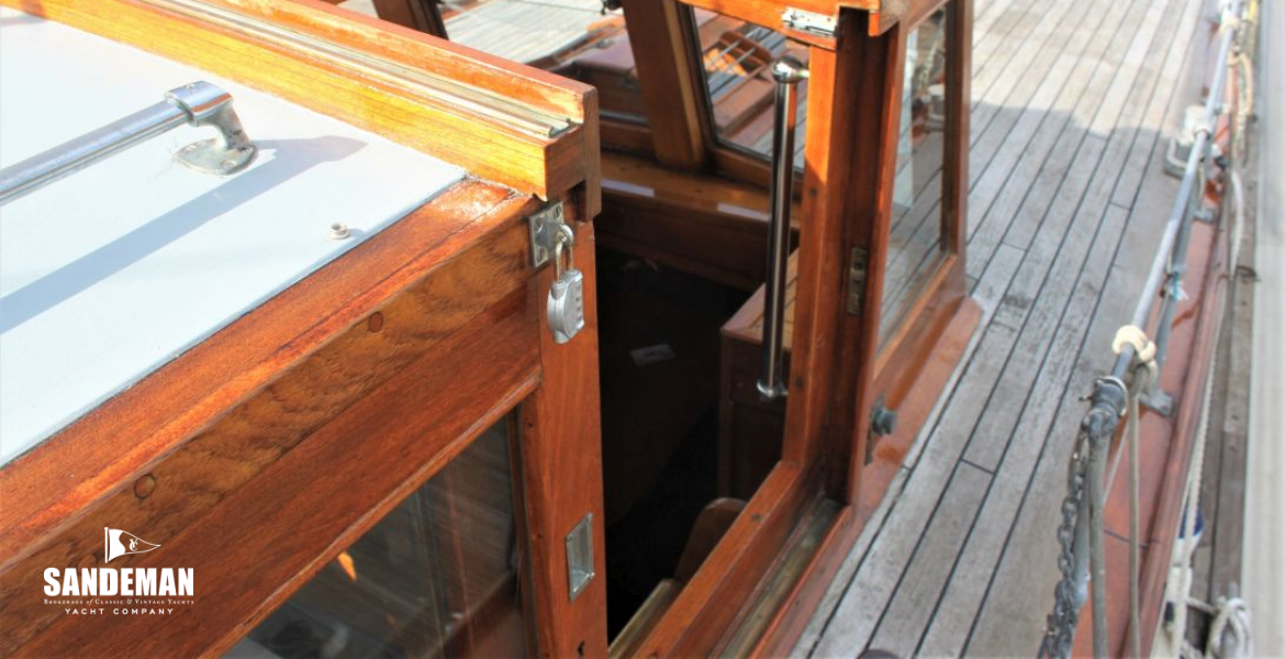 Stbd wheelhouse entrance