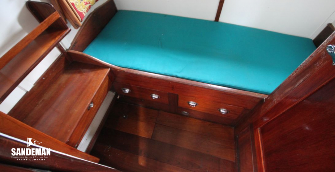 Single berth cabin to stbd