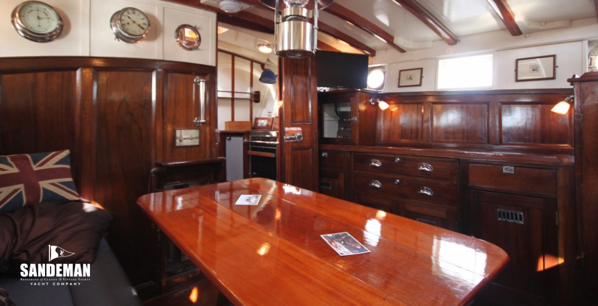 Saloon view fwd to galley