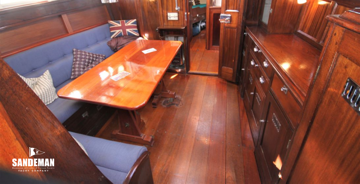 Saloon view fwd