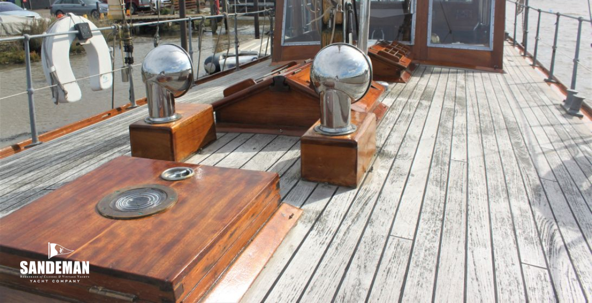 Foredeck view aft to wheelhouse