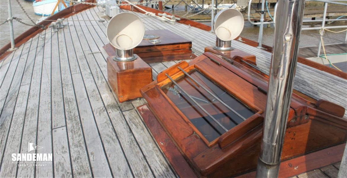 Foredeck view fwd