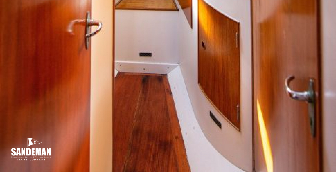 Passage forward