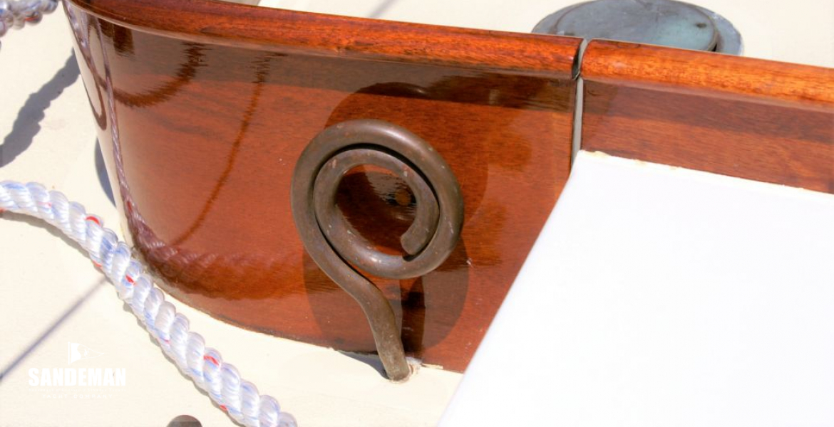 Coaming detail and tank vent