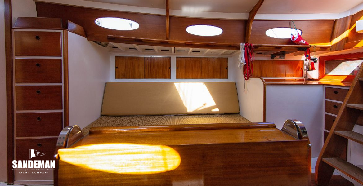 Saloon view to stbd