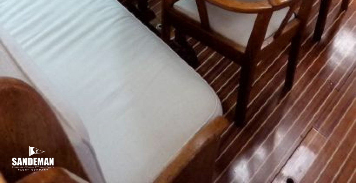 Saloon view fwd to port