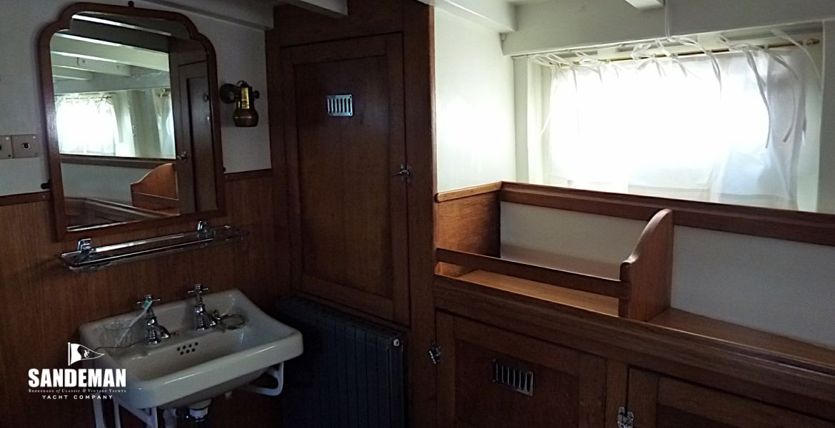Owner cabin view stbd fwd