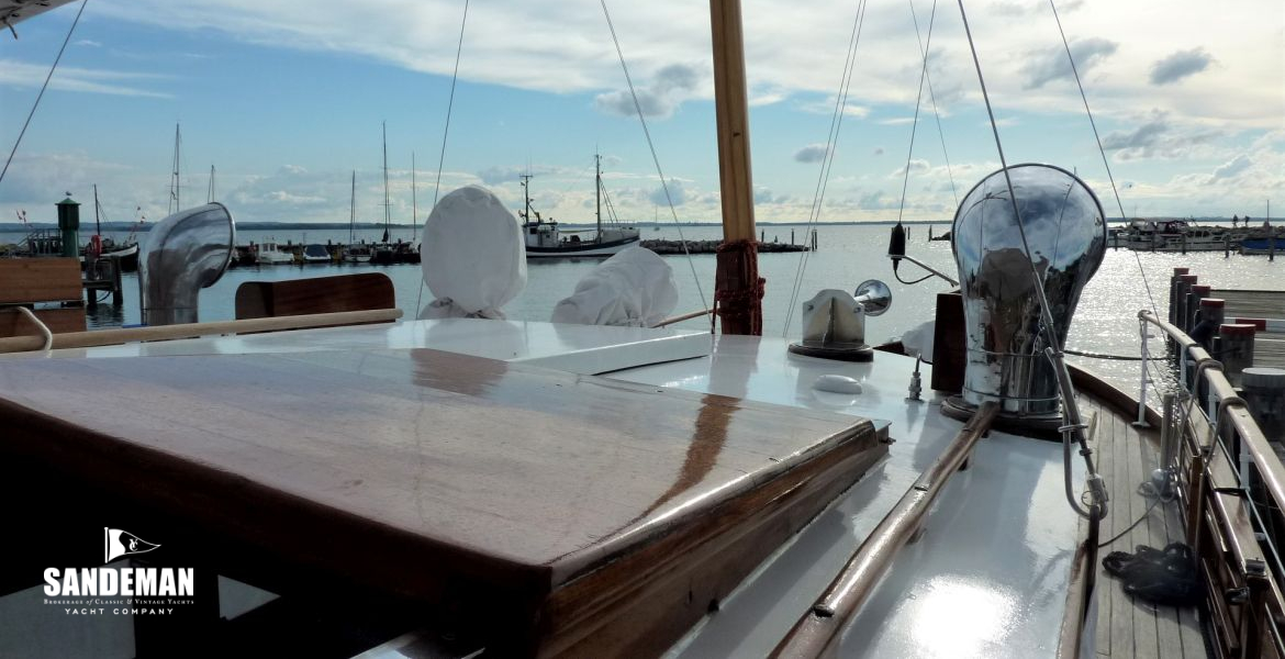 View fwd over deckhouse
