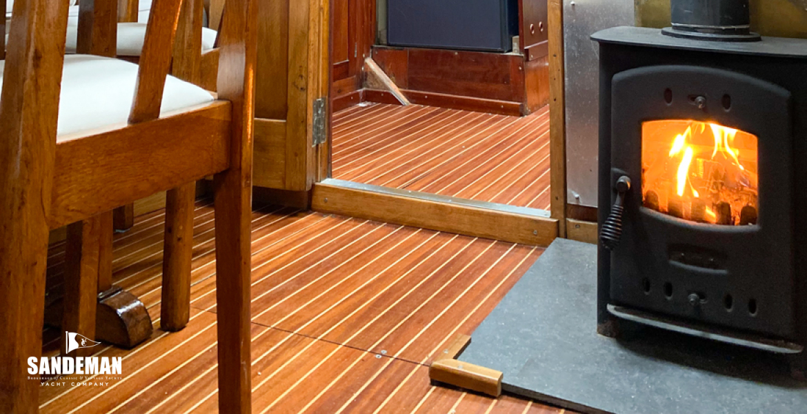 Saloon view forward to galley