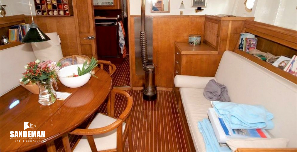 Saloon view fwd