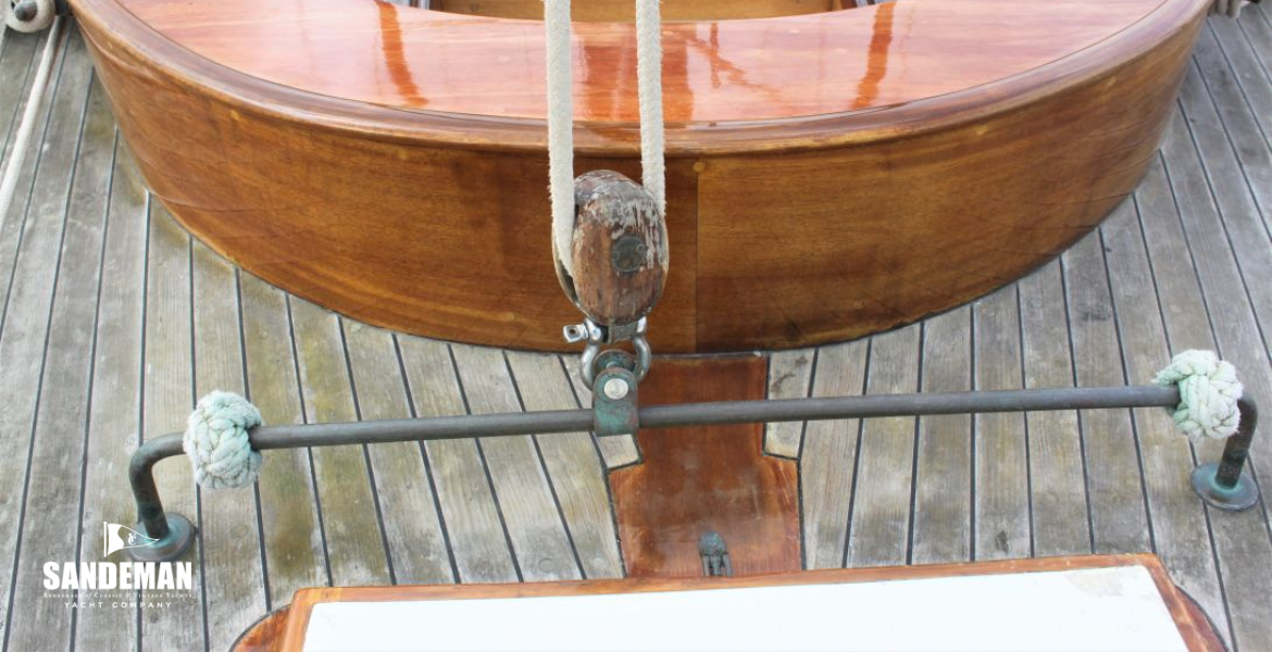 Aft deck details view fwd