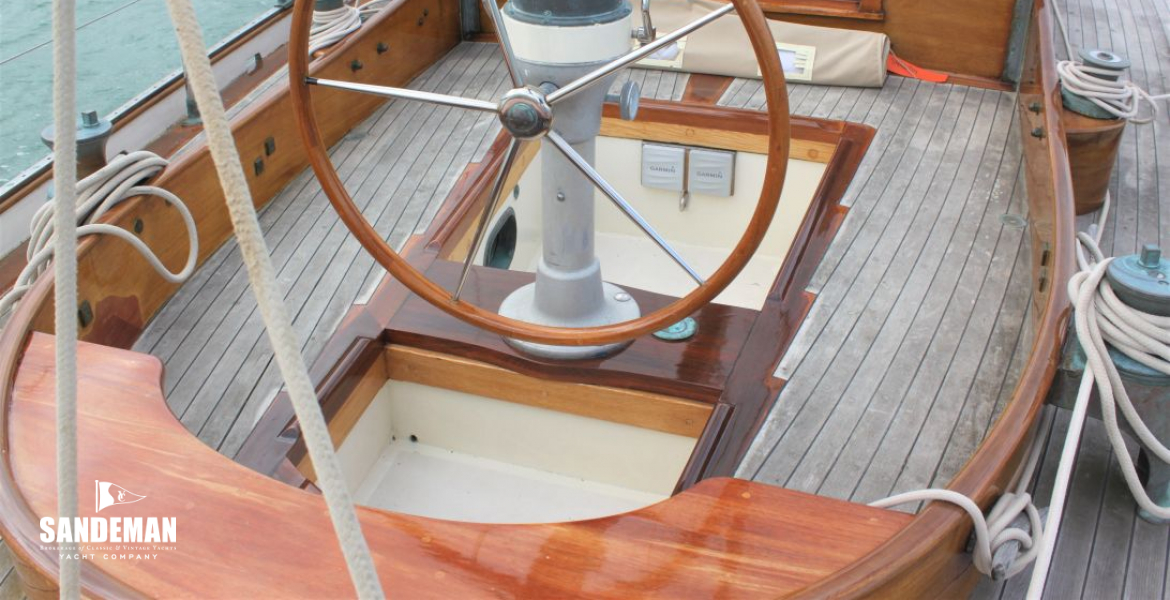 Cockpit view fwd